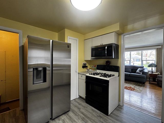 959 WAVERLY PLACE, Green Bay, WI 54304
