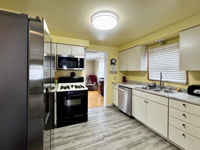 959 WAVERLY PLACE, Green Bay, WI 54304
