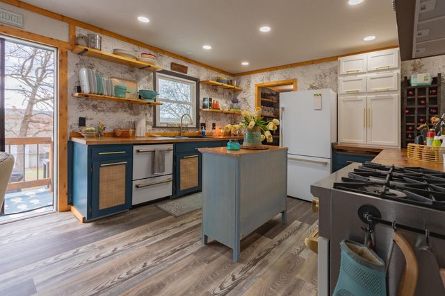 27201 Vixen Lane, Shell Knob, MO 65747