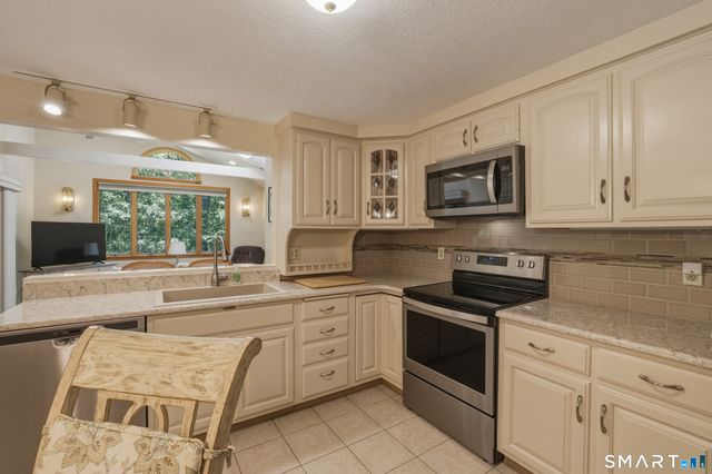 145 Peddlers Road, Guilford, CT 06437