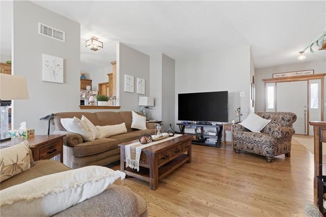 408 Victoria Avenue, Excelsior Springs, MO 64024