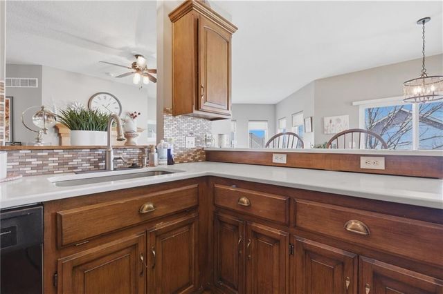 408 Victoria Avenue, Excelsior Springs, MO 64024