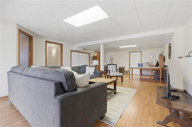 408 Victoria Avenue, Excelsior Springs, MO 64024