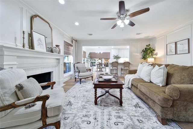 14 Twin Springs Place, The Woodlands, TX 77381