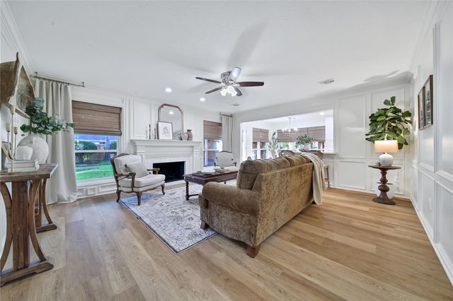 14 Twin Springs Place, The Woodlands, TX 77381