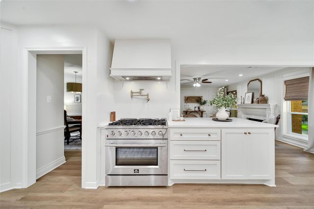14 Twin Springs Place, The Woodlands, TX 77381