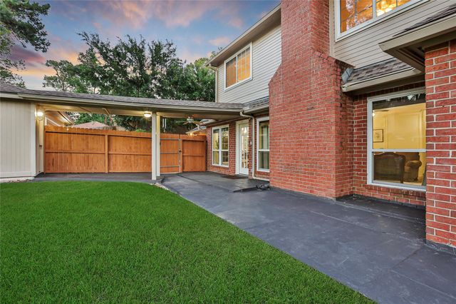 14 Twin Springs Place, The Woodlands, TX 77381