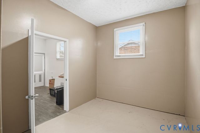 240 Southwood Dr, Petersburg, VA 23805