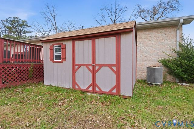 240 Southwood Dr, Petersburg, VA 23805