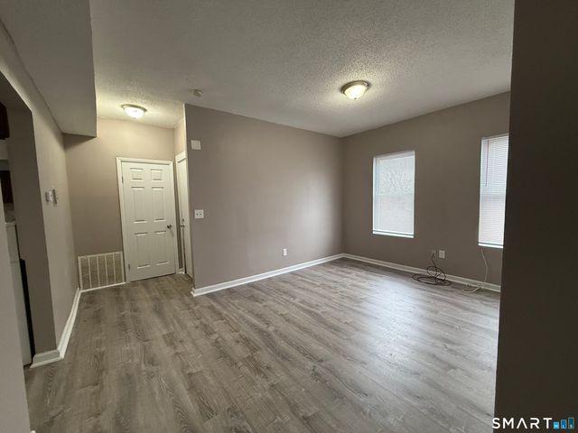 5 Winter Street, Hartford, CT 06120