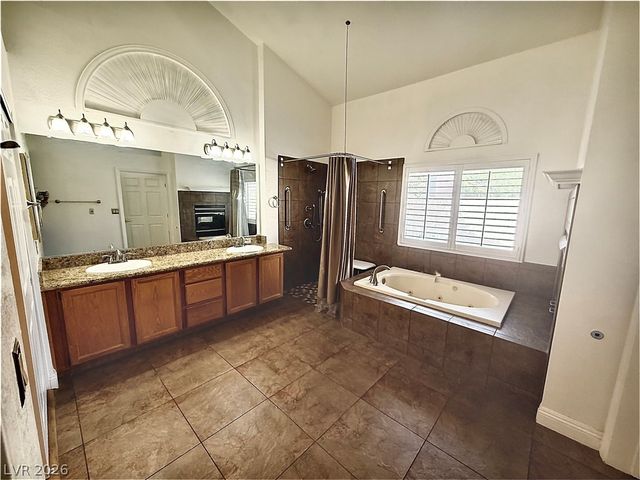 7628 Spruce Run Court, Las Vegas, NV 89128