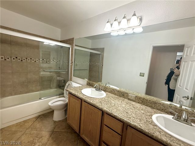 7628 Spruce Run Court, Las Vegas, NV 89128