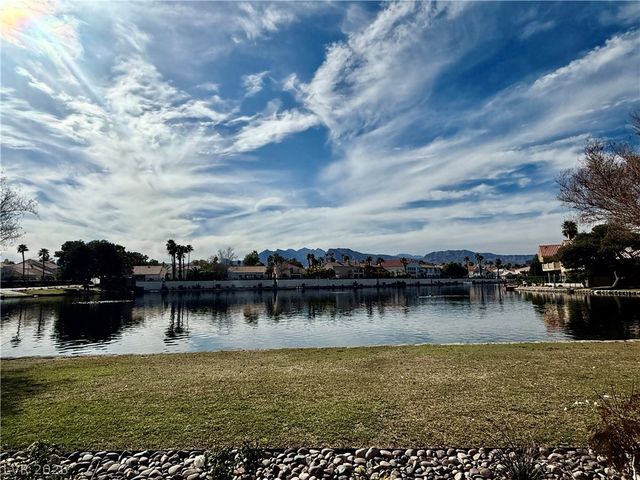 7628 Spruce Run Court, Las Vegas, NV 89128