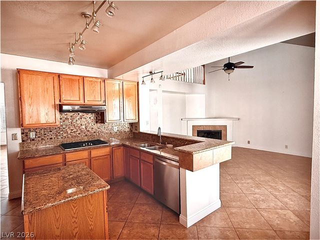 7628 Spruce Run Court, Las Vegas, NV 89128