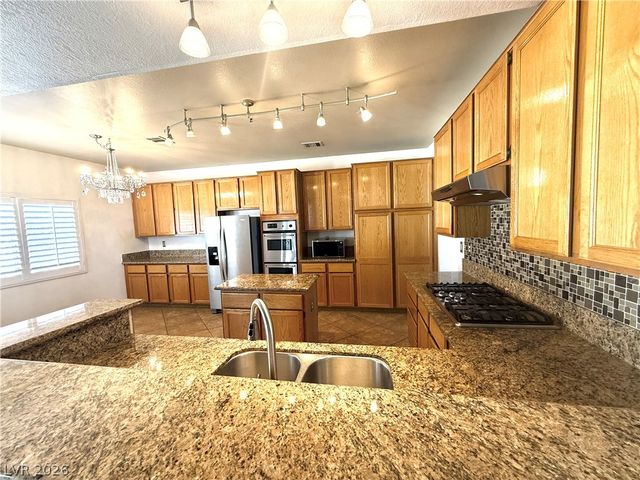 7628 Spruce Run Court, Las Vegas, NV 89128