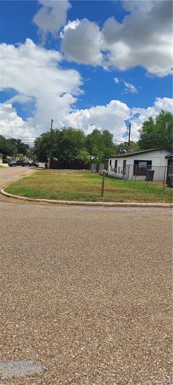 118 Kansas Avenue, Weslaco, TX 78596