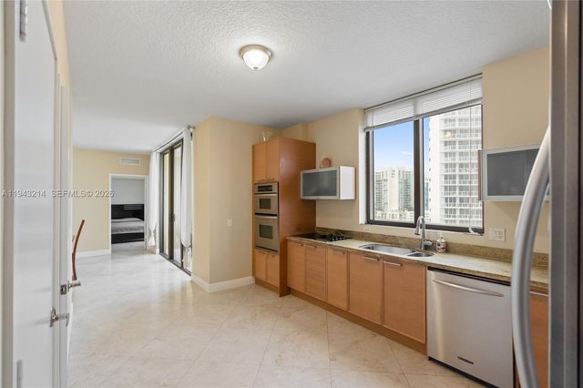 16275 Collins Ave 902, Sunny Isles Beach, FL 33160
