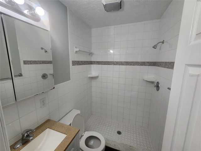 109 21ST STREET NE, Bradenton, FL 34208