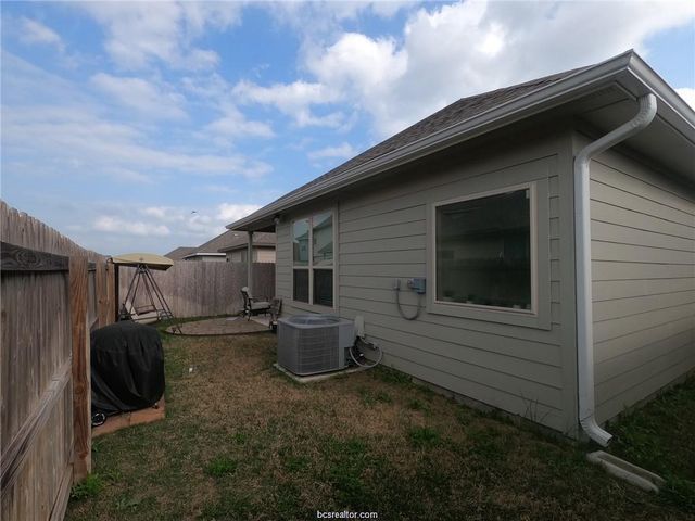 835 Mineral Wells Lane, College Station, TX 77845
