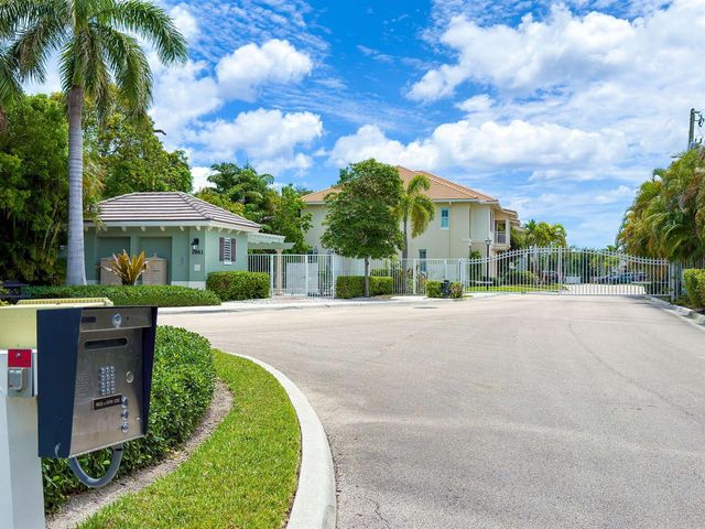1950 Juno Landing Lane, North Palm Beach, FL 33408