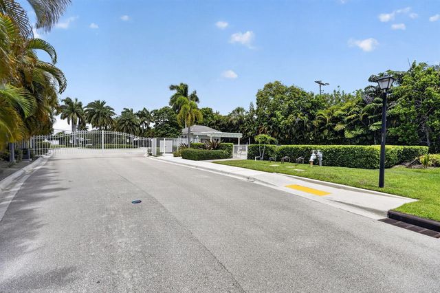 1950 Juno Landing Lane, North Palm Beach, FL 33408