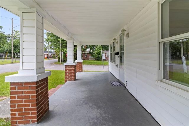 1319 Moore ST, Elizabeth City, NC 27909