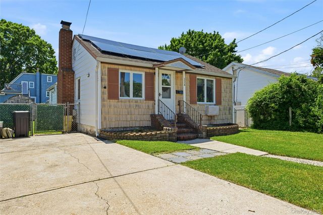 124 N Linden Street, Massapequa, NY 11758