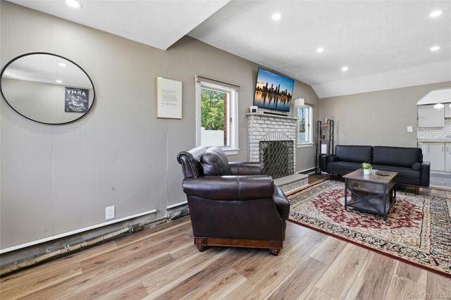 124 N Linden Street, Massapequa, NY 11758