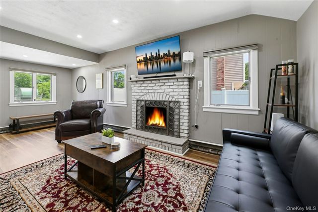 124 N Linden Street, Massapequa, NY 11758