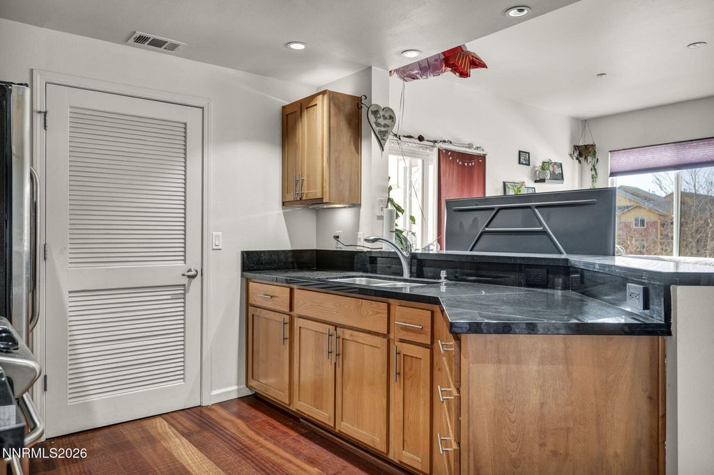 Image 11 of property listing at 1450 Idlewild Drive 1133, Reno, NV 89509