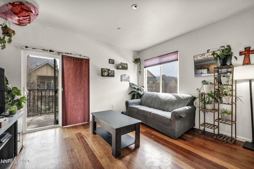 Image 6 of property listing at 1450 Idlewild Drive 1133, Reno, NV 89509