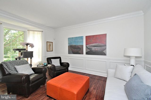 2 LONGVIEW LN, Newtown Square, PA 19073