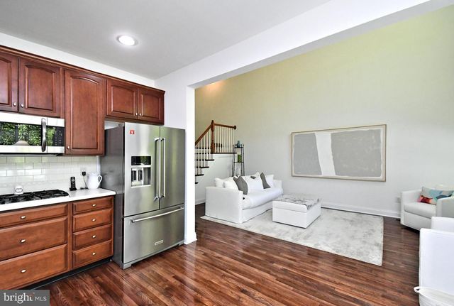 2 LONGVIEW LN, Newtown Square, PA 19073