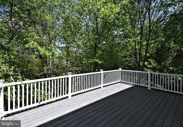 2 LONGVIEW LN, Newtown Square, PA 19073