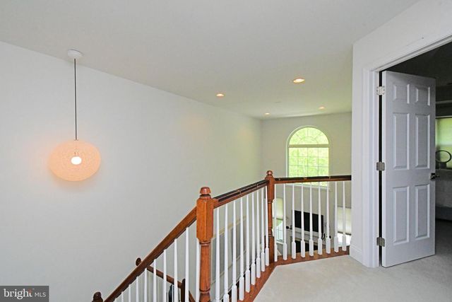 2 LONGVIEW LN, Newtown Square, PA 19073