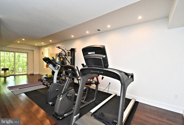 2 LONGVIEW LN, Newtown Square, PA 19073