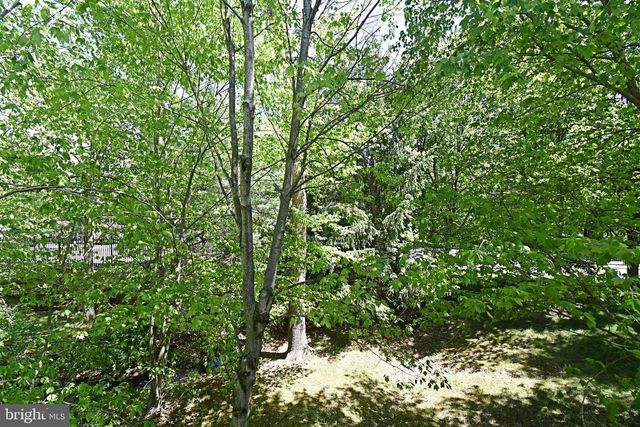 2 LONGVIEW LN, Newtown Square, PA 19073