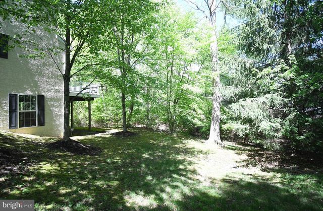 2 LONGVIEW LN, Newtown Square, PA 19073