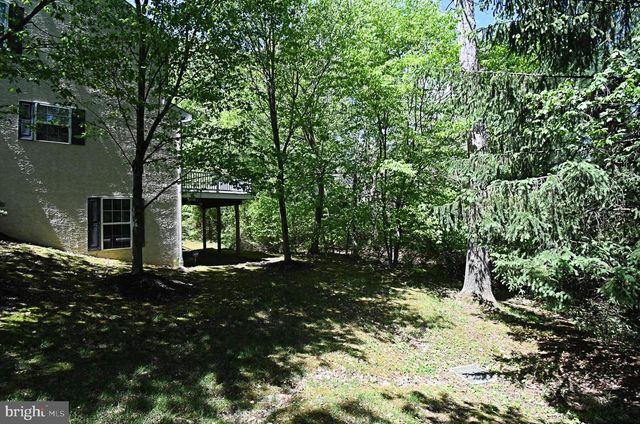 2 LONGVIEW LN, Newtown Square, PA 19073