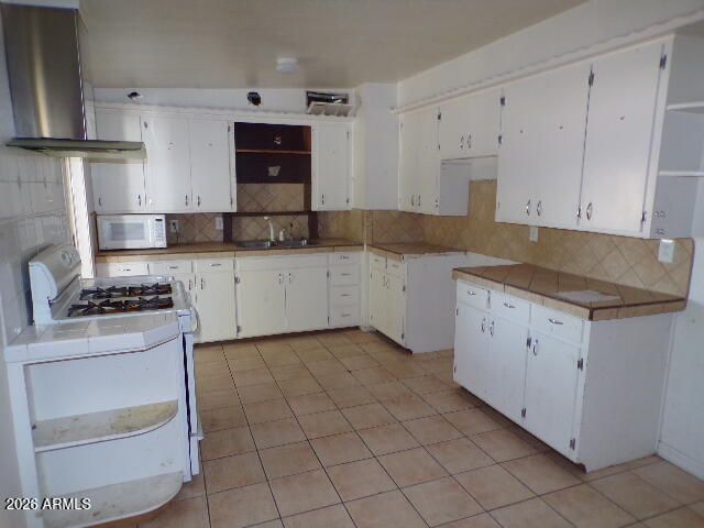 2628 E 2ND Street, Mesa, AZ 85213