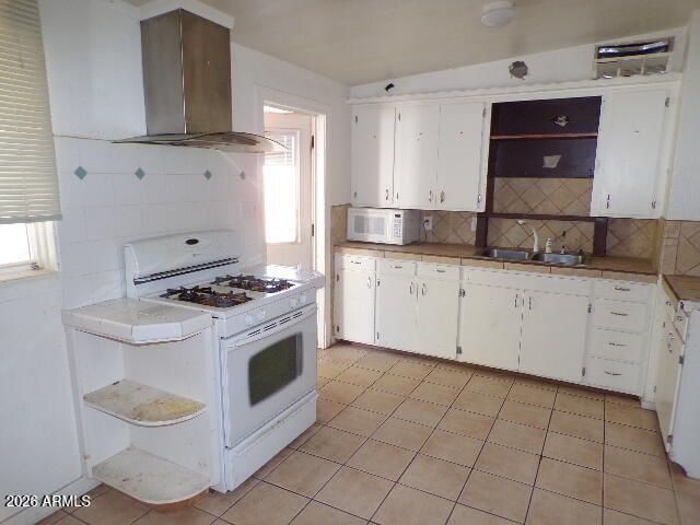2628 E 2ND Street, Mesa, AZ 85213