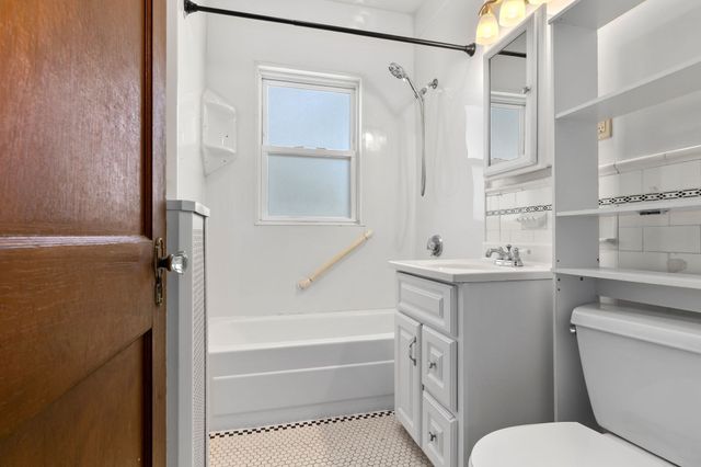 11-11A Concord St, Lynn, MA 01902