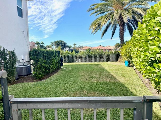 107 Via Escobar Place, Palm Beach Gardens, FL 33418