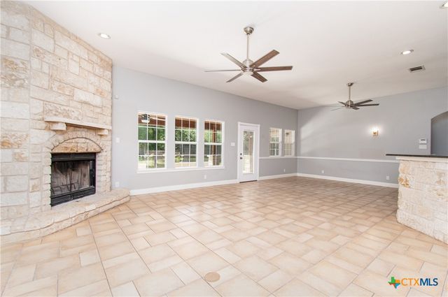 409 Northcliffe Drive, Belton, TX 76513