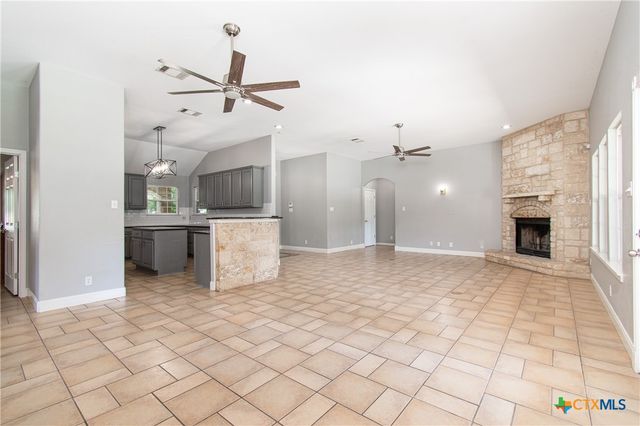 409 Northcliffe Drive, Belton, TX 76513