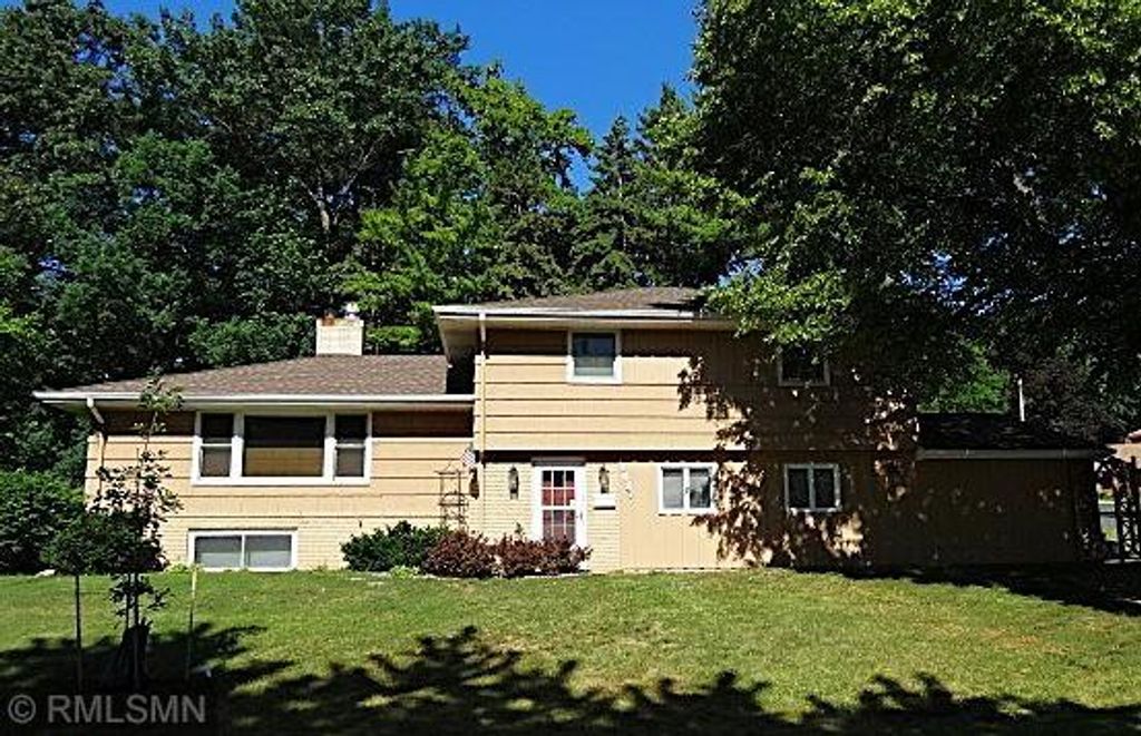 1627 Deerwood Drive, South Saint Paul, MN 55075