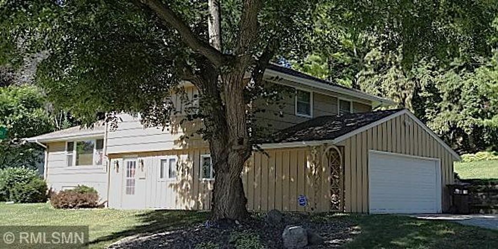 1627 Deerwood Drive, South Saint Paul, MN 55075 — photo 3