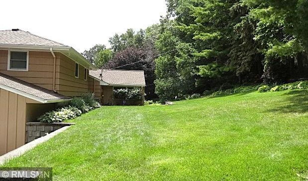 1627 Deerwood Drive, South Saint Paul, MN 55075 — photo 5