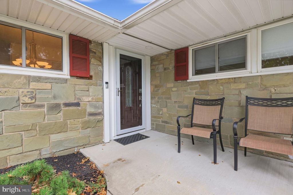 43 FULL TURN RD, LEVITTOWN, PA 19056 — photo 2