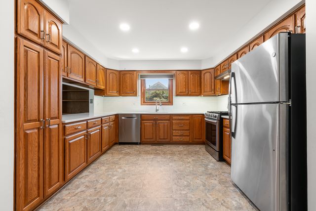 1602 Brittany Lane, Long Grove, IL 60047